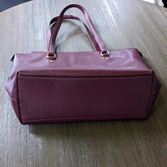 Maroon Coach Tote Purse Lightly Used - Picture 2 of 7